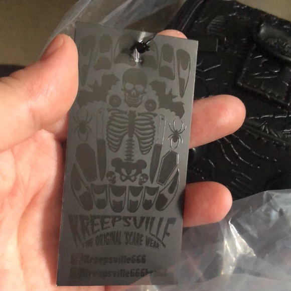 *New* Embossed Skull Coffin Purse Bag - Picture 3 of 6